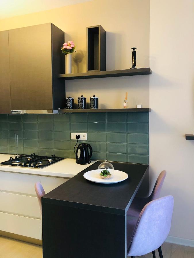 Wellconect Appartement Koetaisi Buitenkant foto