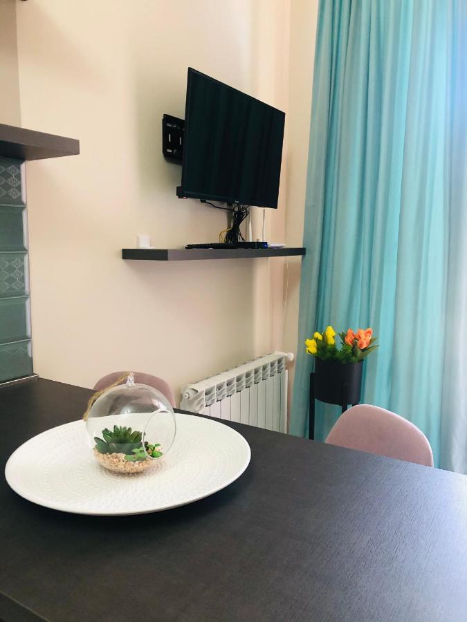 Wellconect Appartement Koetaisi Buitenkant foto
