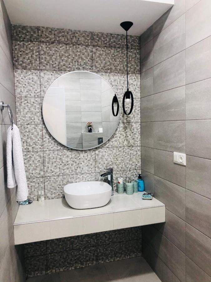 Wellconect Appartement Koetaisi Buitenkant foto